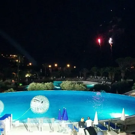 Cap Esterel Village : 3 Pièces Rénové Mer Jardin C2 - Esterel Vacances 283la Appartamento
