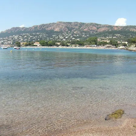 Cap Esterel Village : 3 Pieces Renove Mer Jardin C2 - Esterel Vacances 283la